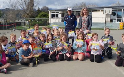 Juniors spring into tennis