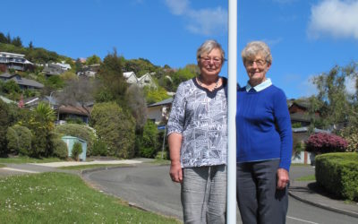 Neighbours dine for Hospice