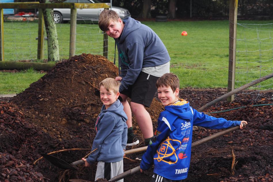Hope restarts hangi tradition