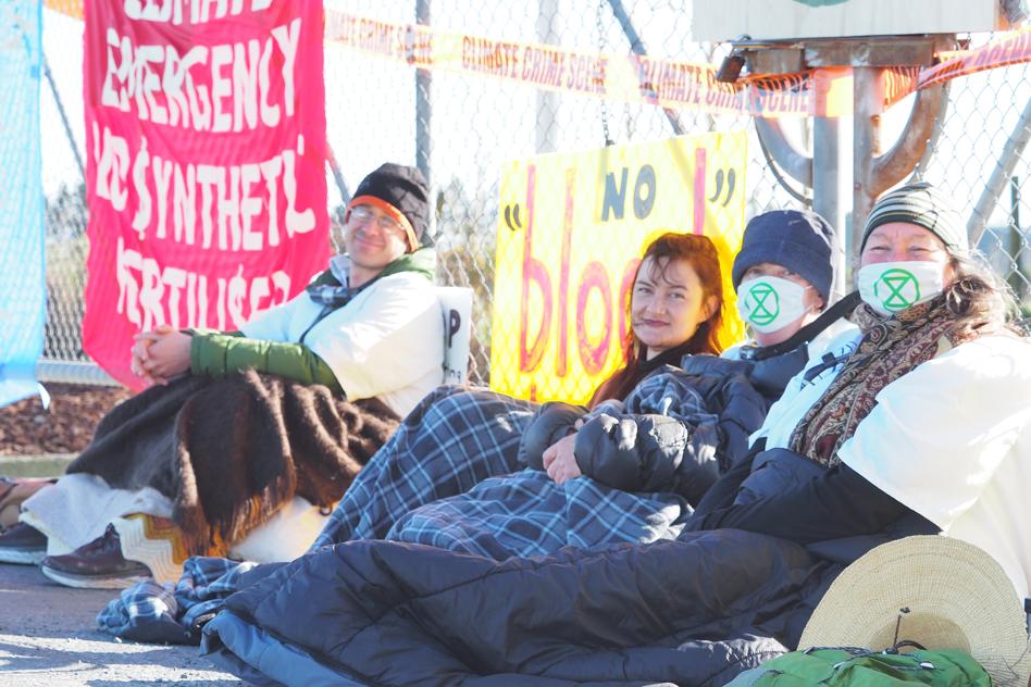 Protestors blockade Ravensdown