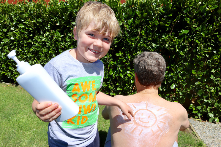 Half of NZ sunscreens fail tests