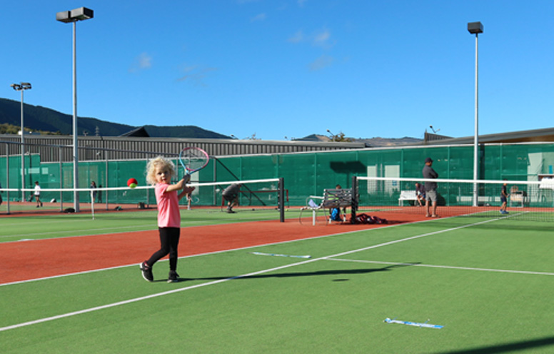 A hit – tennis hot shots