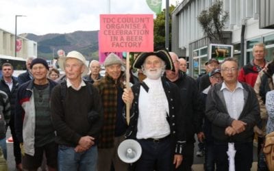 Rally demonstrates concerns over dam